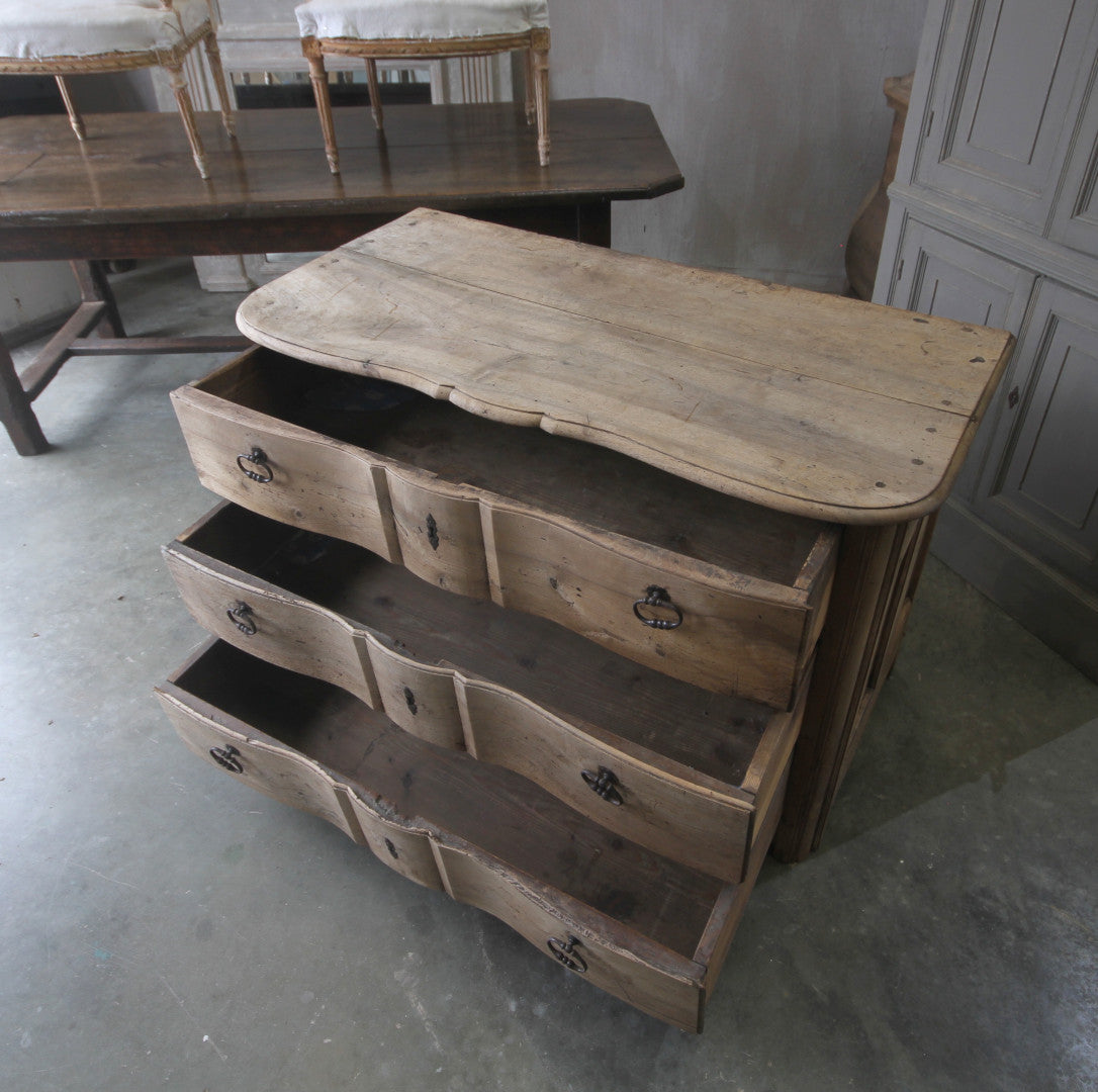 Early elm commode