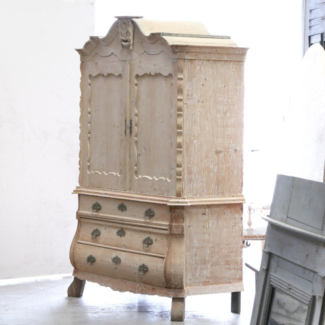 19th century Dutch linen press