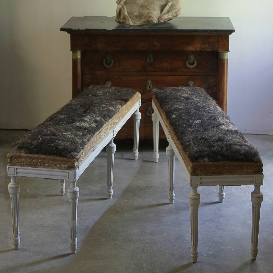 Period upholstered bench with reeded leg