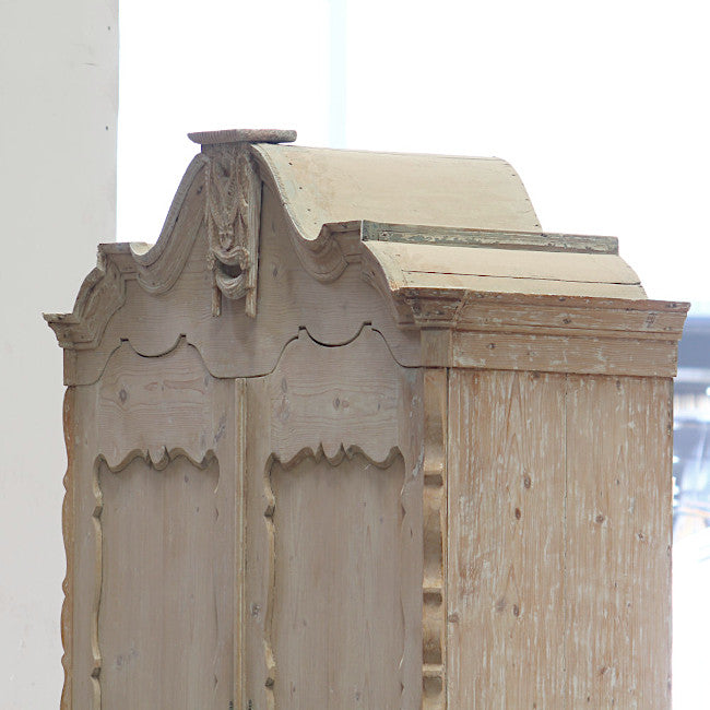 19th century Dutch linen press